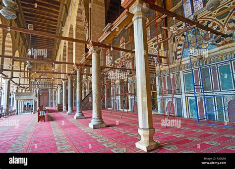  Die Moschee des Imams al-Muayyad – Ein Meisterwerk der Mamlukischen Architektur und ein Spiegel der Gesellschaft!