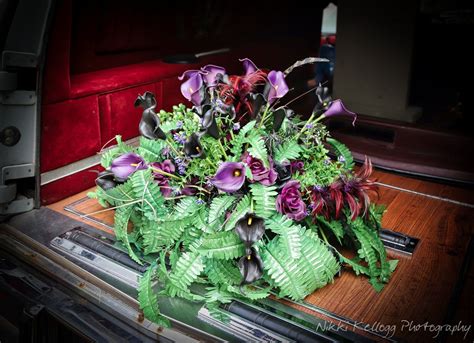 What Color Flowers for Funeral: A Kaleidoscope of Emotions and Traditions